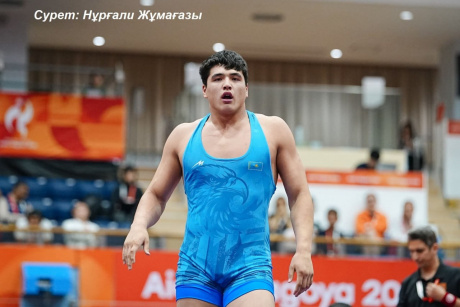 Балуан Едіге Қасымбек әлем чемпионатын жеңіспен бастады Балуан Едіге Қасымбек әлем чемпионатын жеңіспен бастады