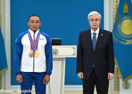 Президент Касым-Жомарт Токаев наградил Ербола Хамитова Президент Касым-Жомарт Токаев наградил Ербола Хамитова